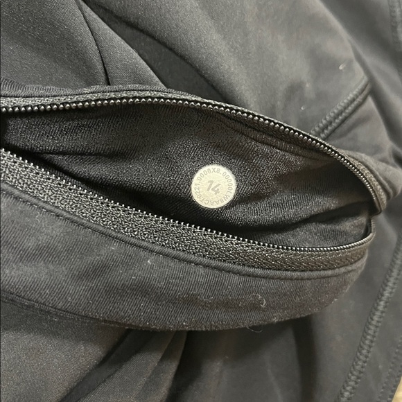 Lululemon skirt - Picture 4 of 4